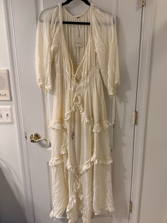 Free People Dresses & Skirts - Free People Cream Ruffle Tiered Maxi Dress